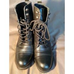 Mooi leer BERTIE schoenen ( maat 39 )