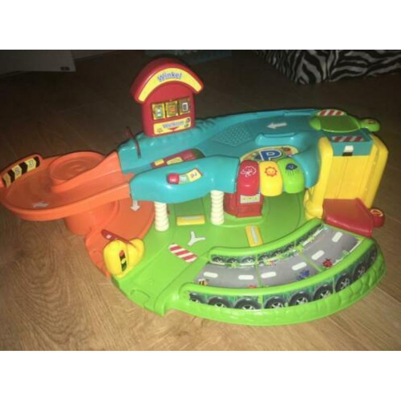 Vtecht Toet Toet Auto’s vliegveld, garage en extra’s