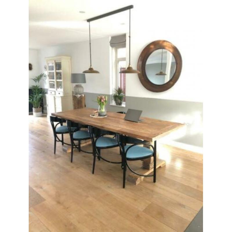 Eettafel kloostertafel stoer en robuust eiken houten tafel