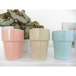Pastel bekers jaren 70 retro vintage seventies sixties