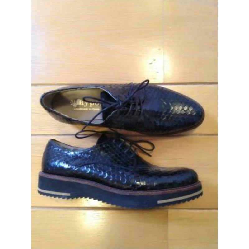Zwarte veterschoenen 39