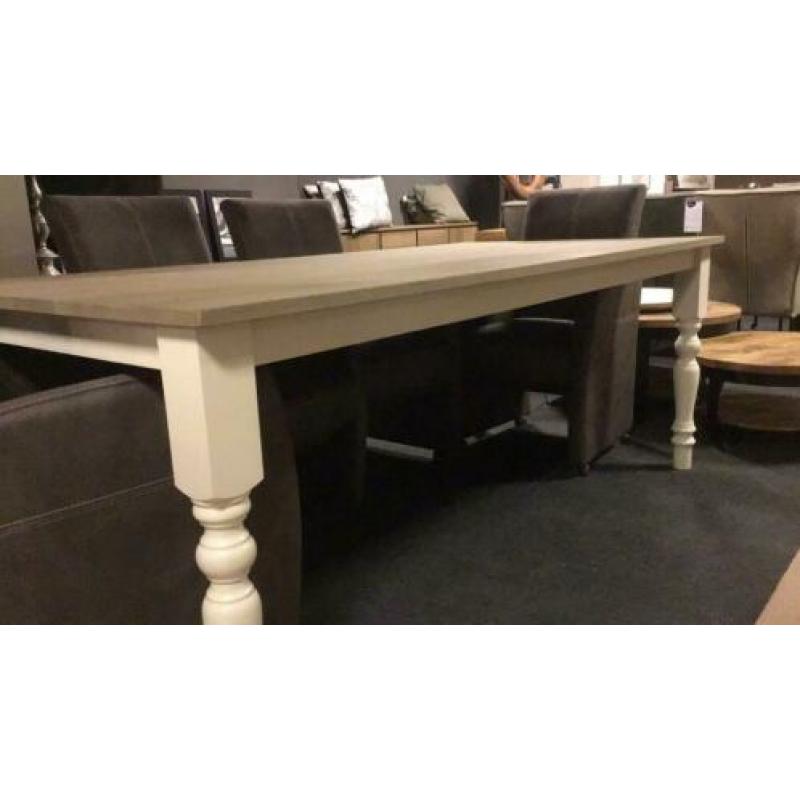 Landelijke eetafel
