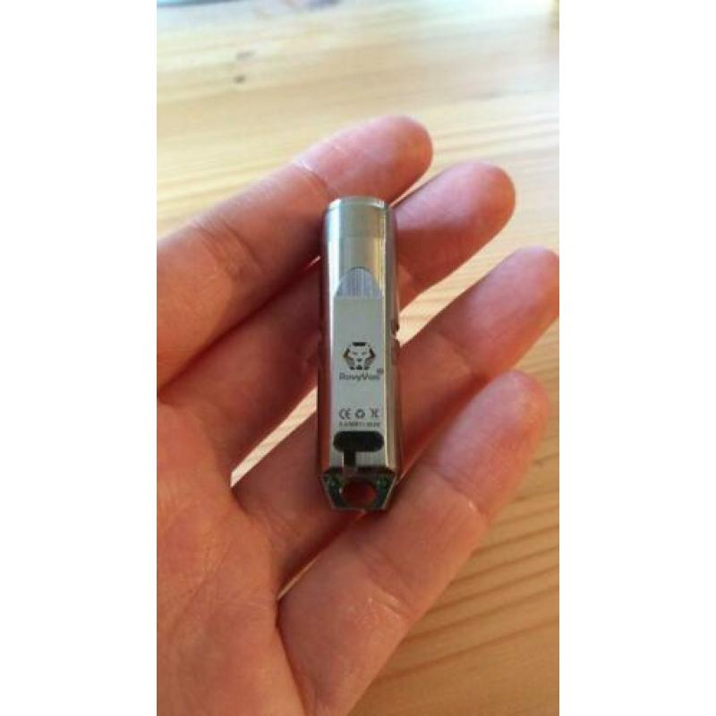 Rovyvon Aurora A4 Titanium EDC zaklamp