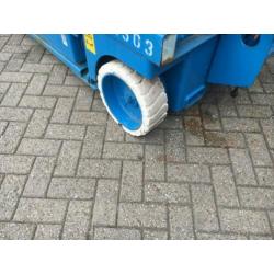Genie GS2046 hoogwerker schaarhoogwerker 2001 (bj 2001)