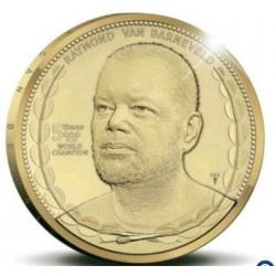 Raymond van Barneveld munt verguld goud