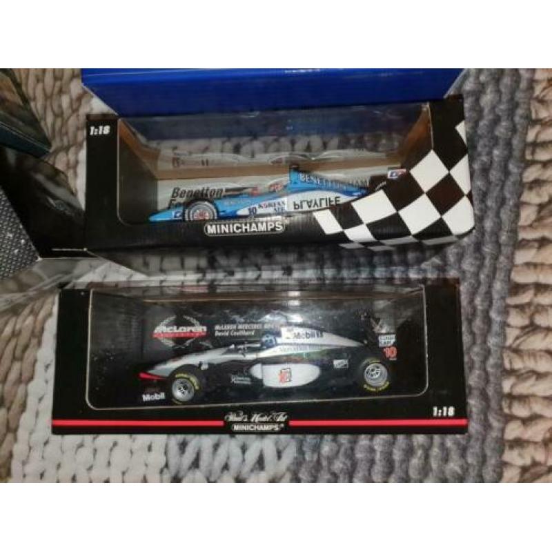 David Coulthard f1, 3 x 1.18 en 1 x 1.24 witte auto