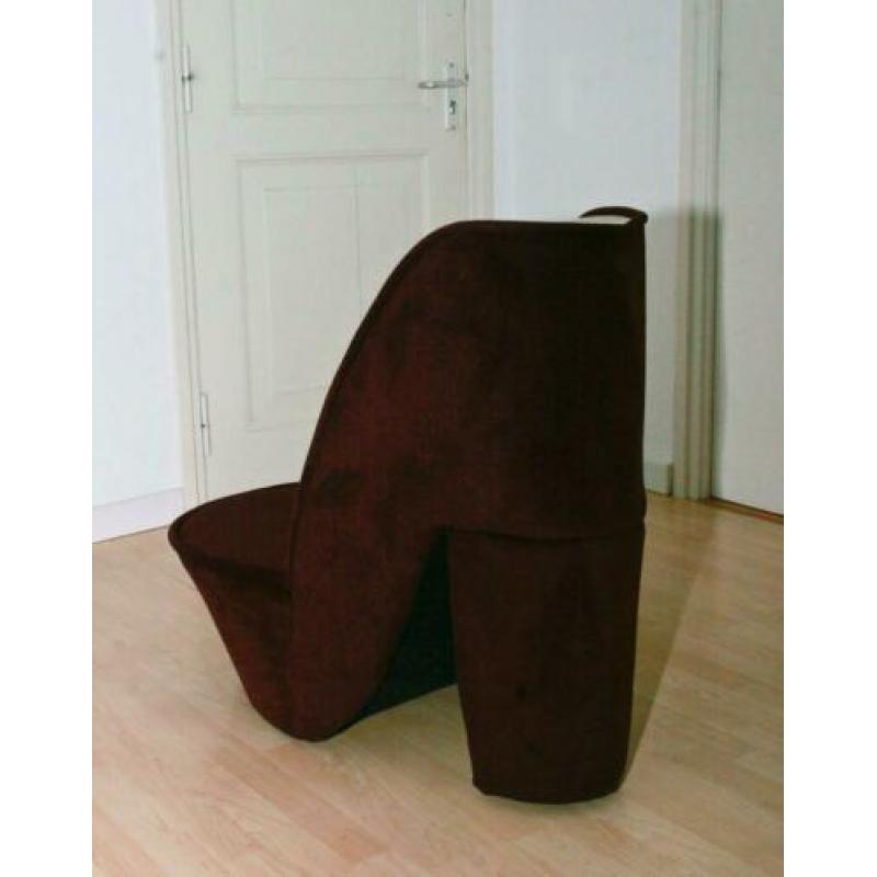 Fauteuil (stof) in de vorm van een damesschoen