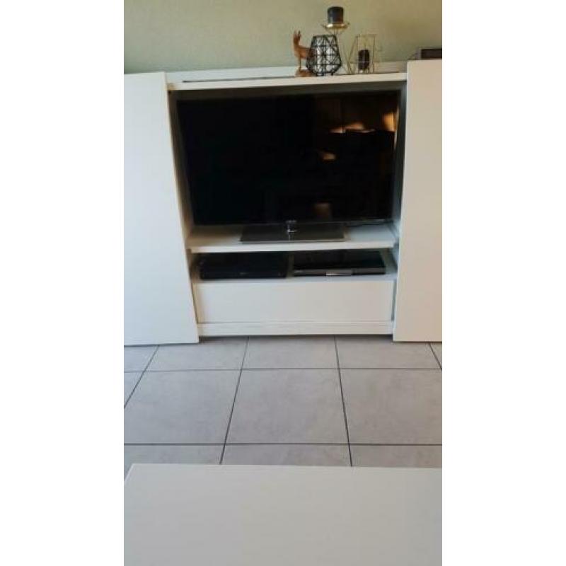 tv kast wit