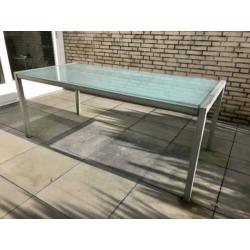 Grote, uit staal, moderne tafel