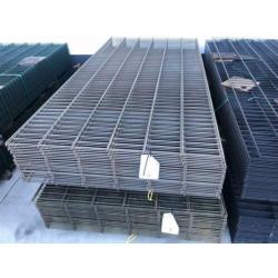 90m Gebrand Hekwerk 120cm 8x6x8 - 2e keus palen