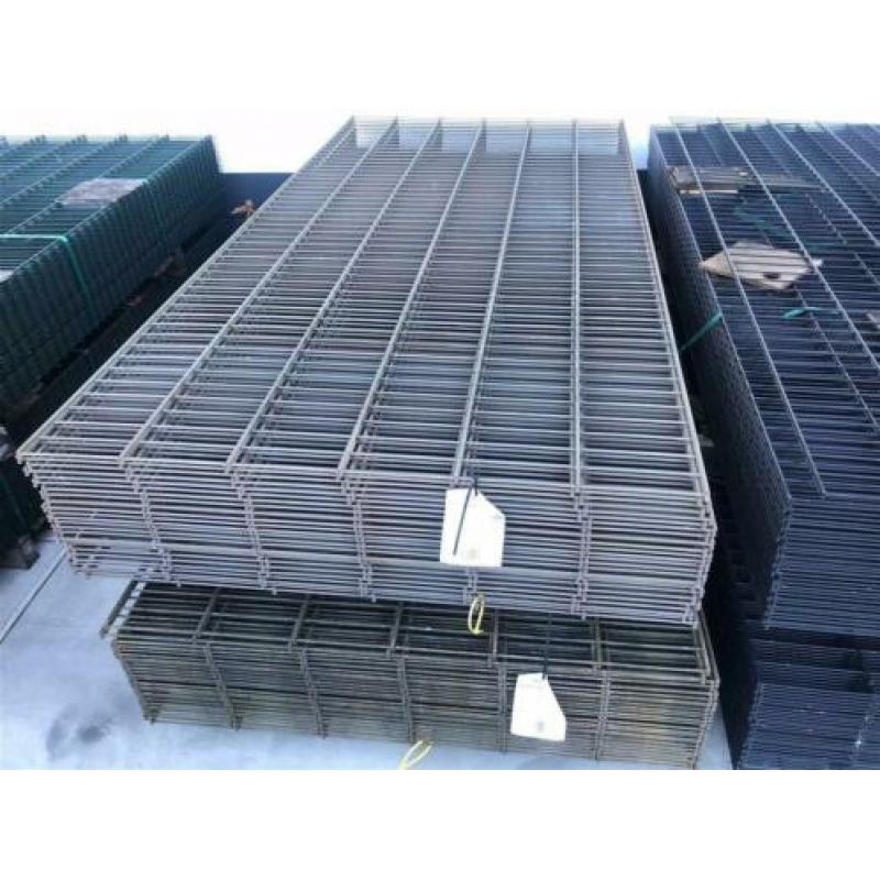 90m Gebrand Hekwerk 120cm 8x6x8 - 2e keus palen