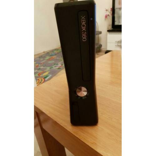 XBox met console