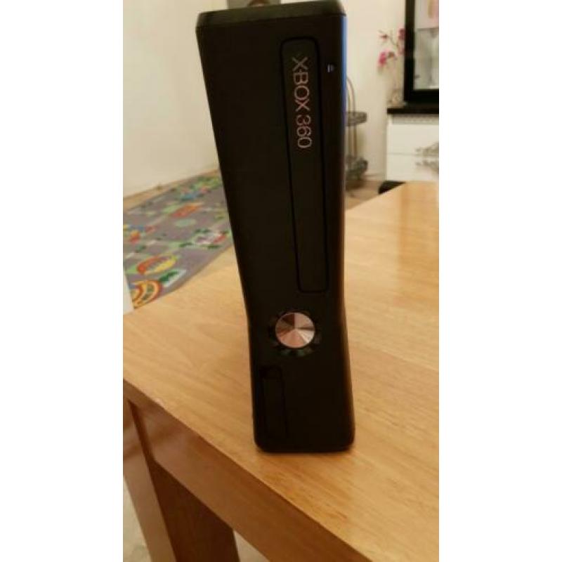XBox met console