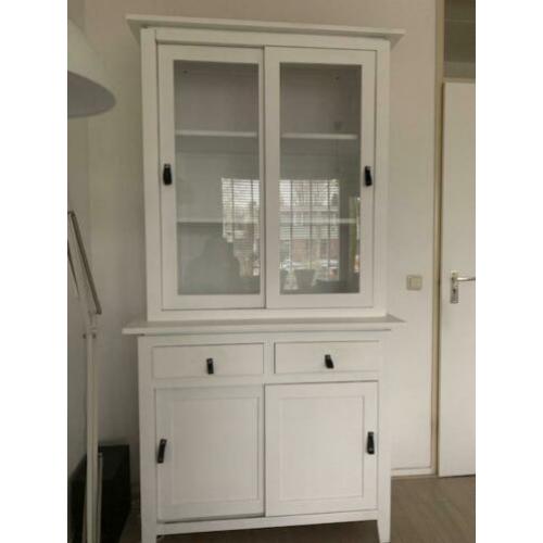 Witte houten buffetkast