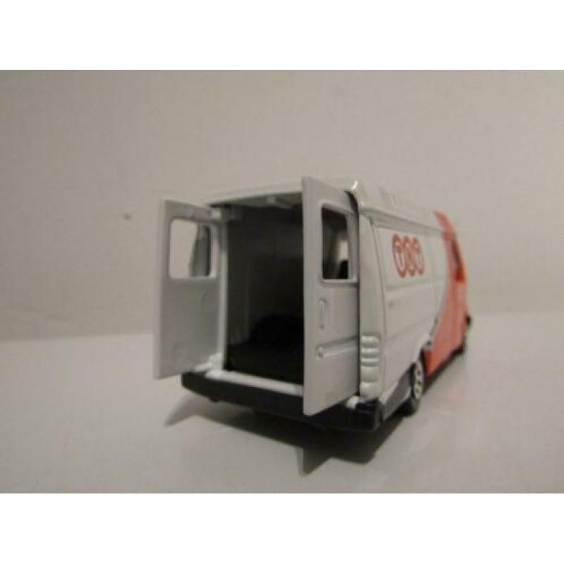 Zgan Ford Transit Bus achter deurtjes kunnen open