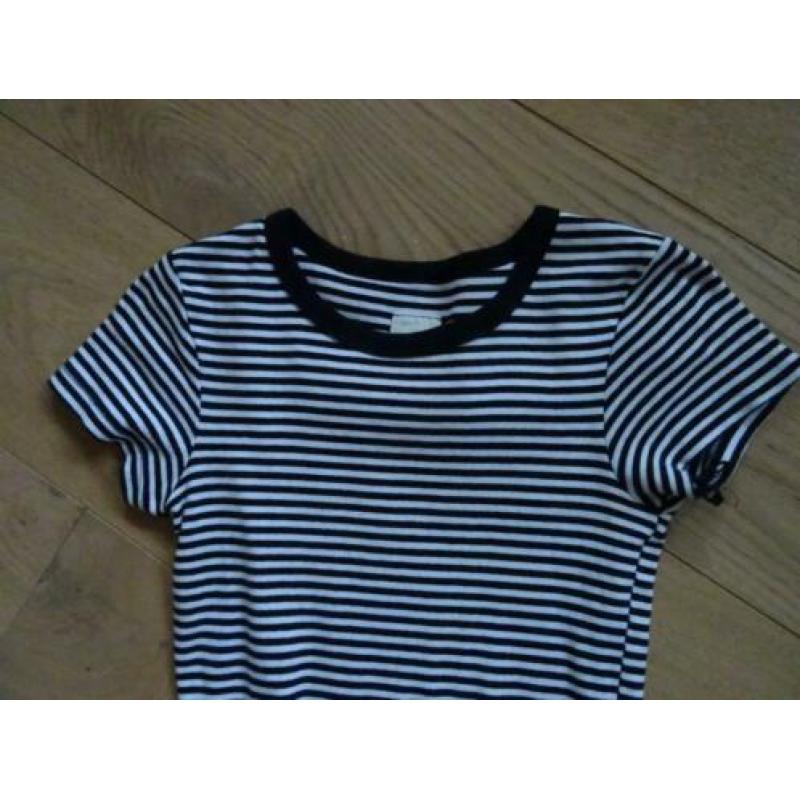 SUPERSALE !! ONLY maat S. basic zwart/wit t shirt.