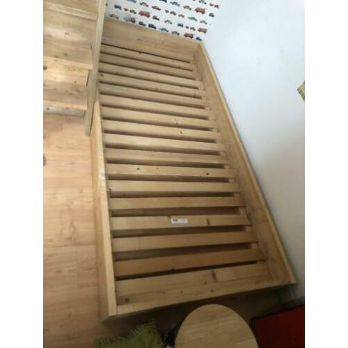 Steigerhouten hoogslaper met trap op maat