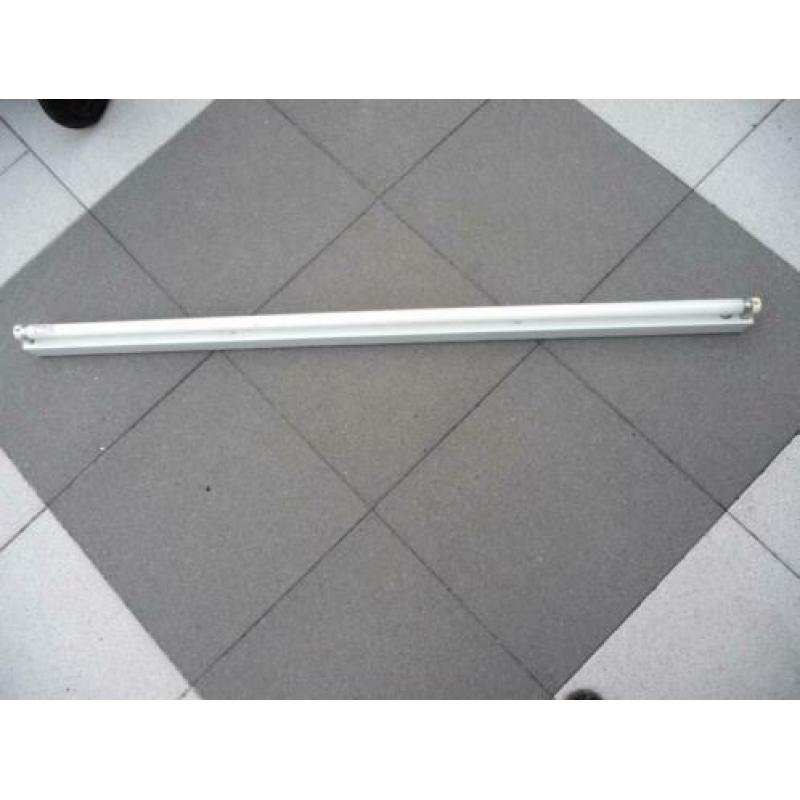Enkelvoudige TL-Balk kompleet met buis lang 1200 mm