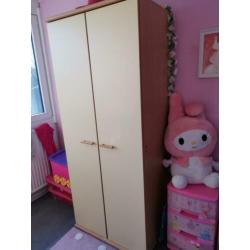 Complete slaapkamer bed kasten en veel opbergruimte