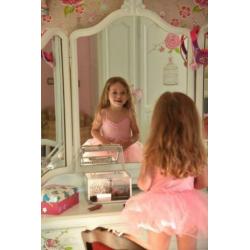 Brocante kaptafel, Happykidsart.