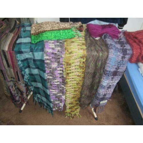 A35: Verschillende Sjaals Diverse kleuren en prints Nieuw