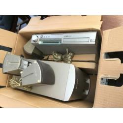 DVD/CD speler met boxes en sub-woofer
