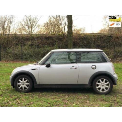 Mini Mini 1.6 One Pepper airco 2003 velgen nieuwe apk!