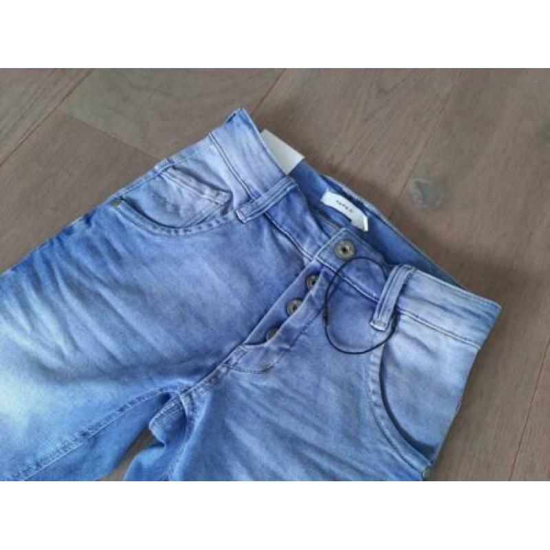 Name it broek maat 140