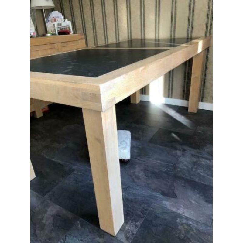 Eettafel blank eiken met lei steen