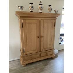 Blanken eiken kast