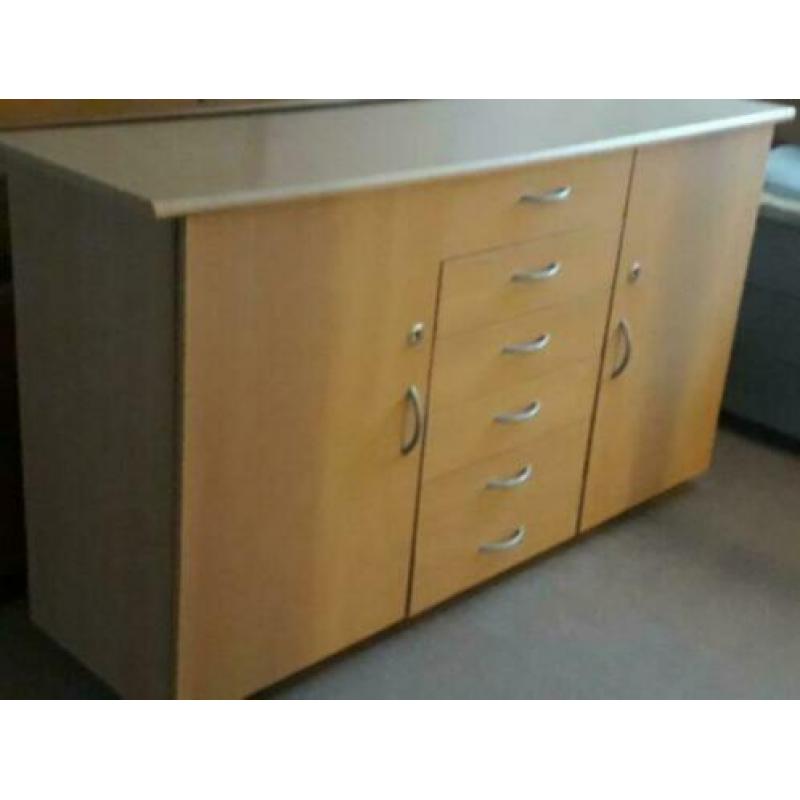 (beukenlook) Dressoir met opbergruimte