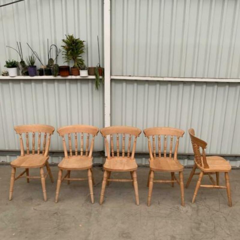 6 Café Stoelen (5 op de foto) Stoelen Kroeg Hout