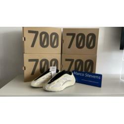 Adidas Yeezy V3 azeal maat :40eu