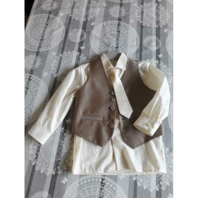 Mooi 3 delig pak(beige) met blouse en stropdas(creme) mt 92