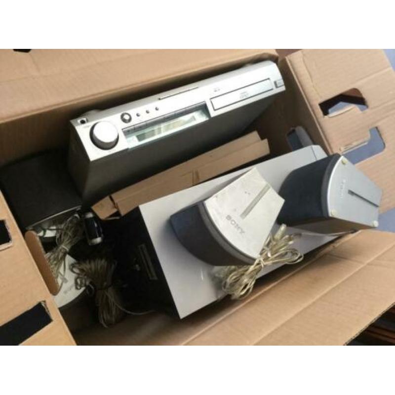 DVD/CD speler met boxes en sub-woofer