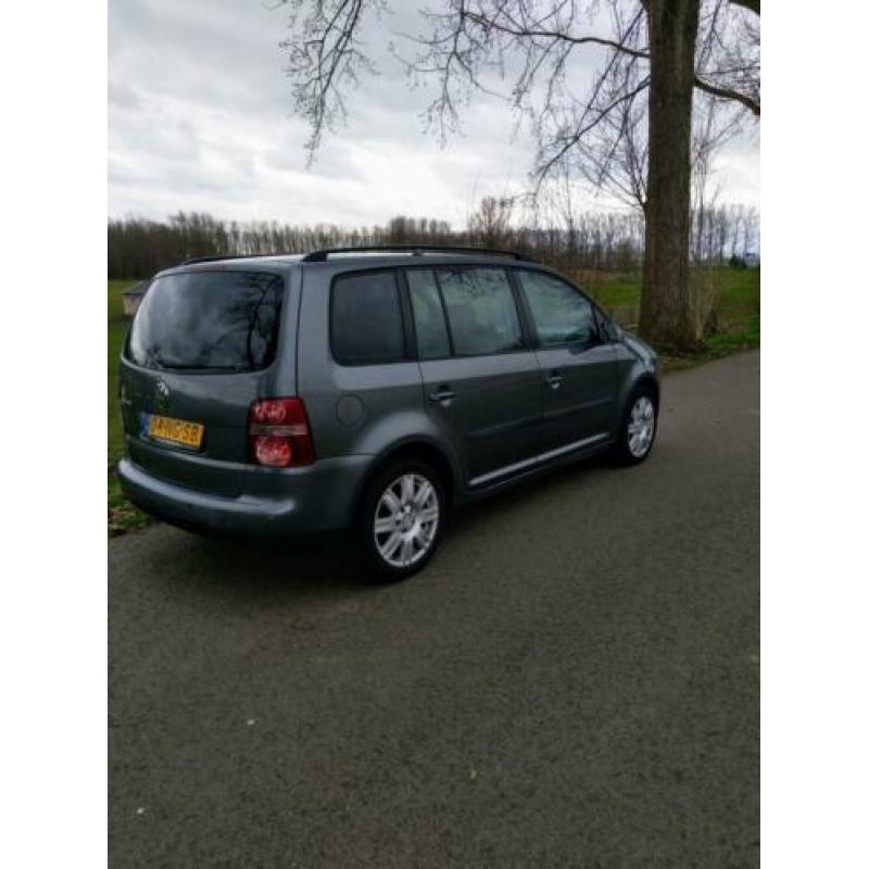 Volkswagen Touran 1.6 85KW 2003 Grijs