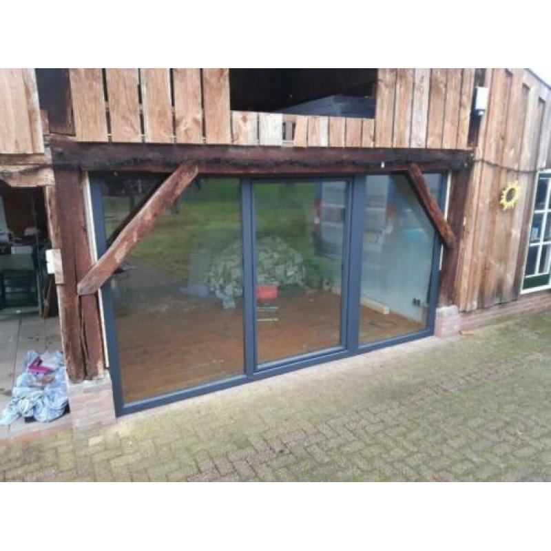 3-delige kunststof schuifpui max. 4500mm breed.