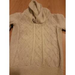 Ecru gekleurde trui met shawlkraag maat 110