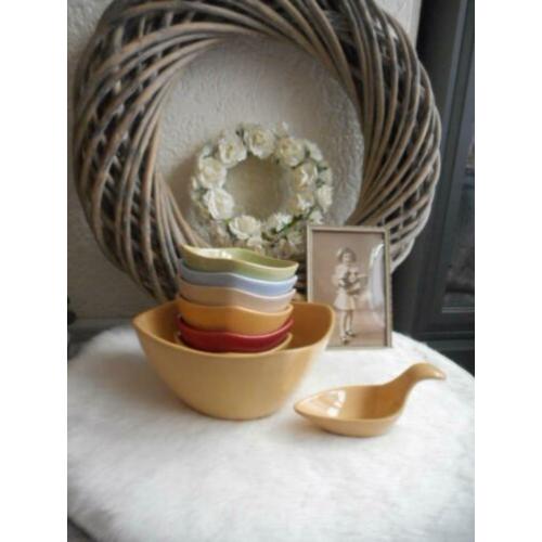 Brocant Oud Pastel Pinda Stelletje ** Mimosa **