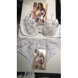 Roza lingerieset nieuw: model Kiara beugelbh 75D en slip 38