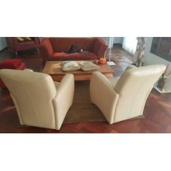 2 mooie licht beige leren fauteills ,perf.st