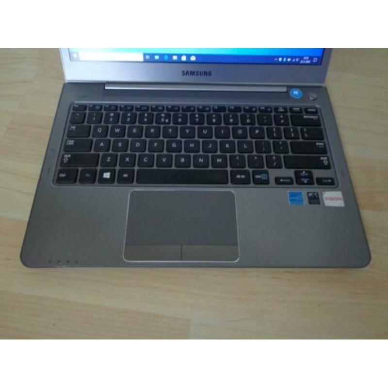 Laptop Samsung 5-Serie-535U3C/8Gb/Wifi/Usb3/HDMI/W10/SSD