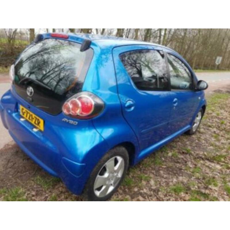 Toyota Aygo 1.0 12V Vvt-i 5DRS 2010 Blauw 91.463 KM.