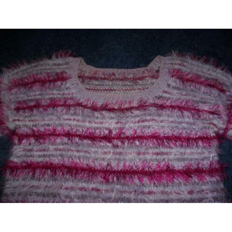 Te koop lila / cerise pluche wol / angora trui, handmade: M