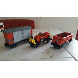 2 x Lego treinset incl station en veel rails