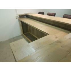 Robuuste hoekbar van steigerhout