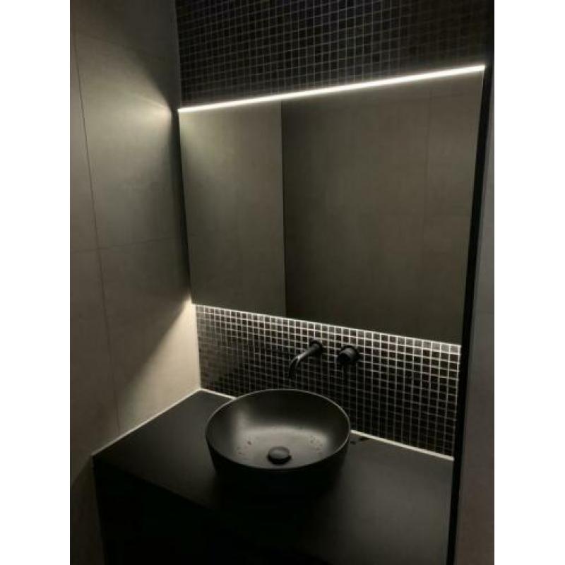 Badkamer spiegel met verwarming en licht dimbaar 100x70