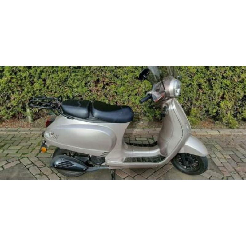 Te koop AGM VX50