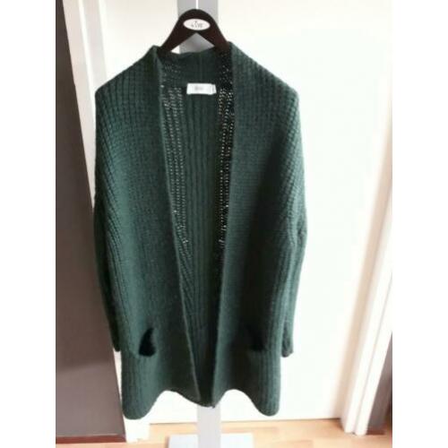 Closed vest