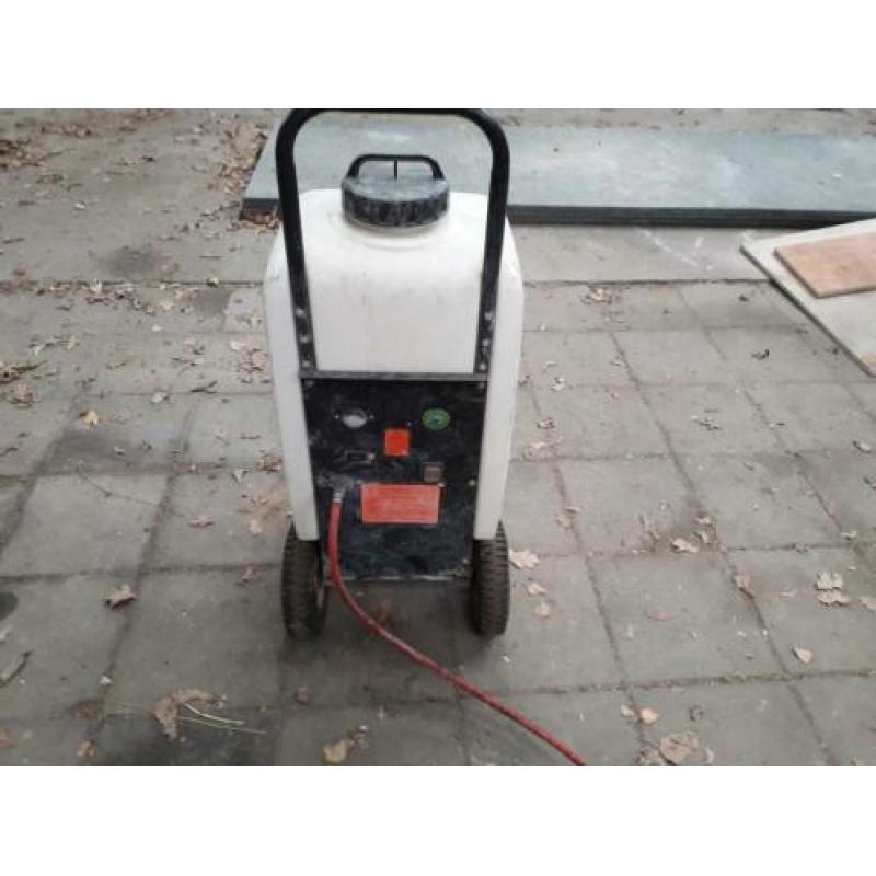 Electrische watertender/watertank.